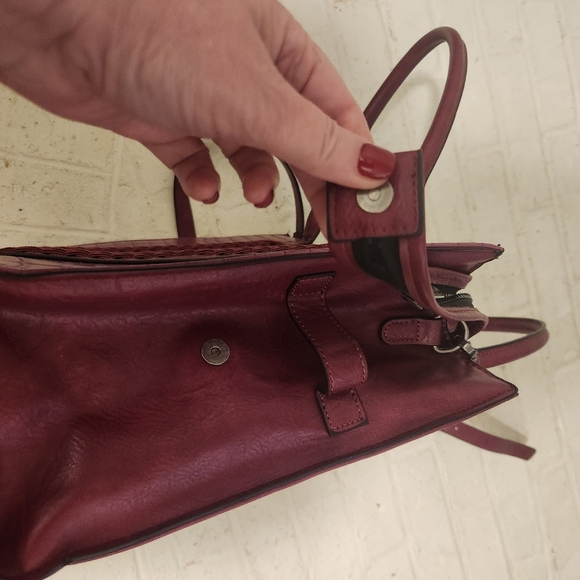 Wrangler Purple Croc-Embossed Women's Bag - Picture 10 of 11